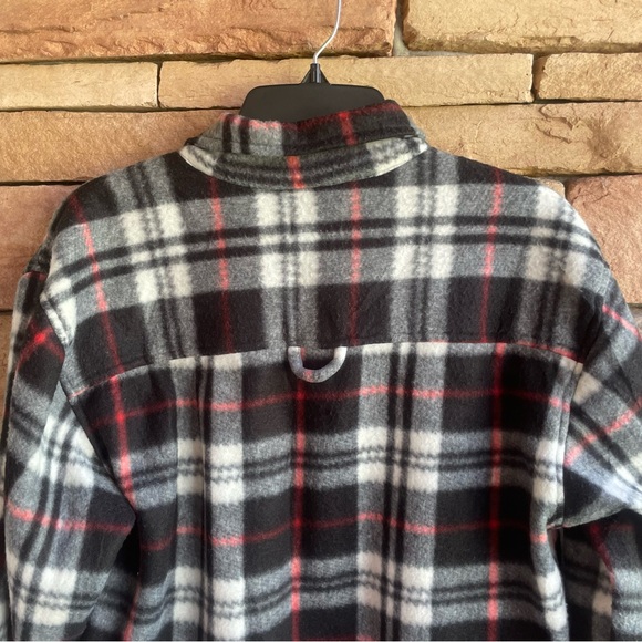 Renew black white red plaid full zip shacket Like new Me. Medium Like New - Picture 8 of 13